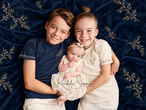 Sapphire and Gold Family Portrait-8